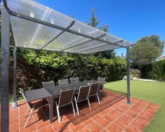 Blanes Costa Brava, Villa with garden and private pool and near the beach - Blanes - Patio