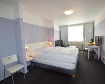 Hotel U - Mülheim an der Ruhr - Yatak Odası
