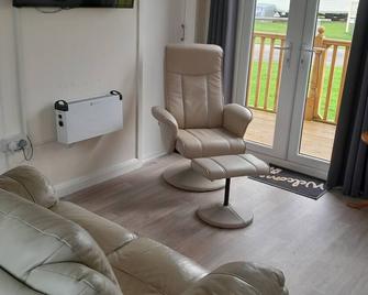 Lovely 2- bed holiday chalet perfect getaway 5 wa - Mablethorpe - Living room