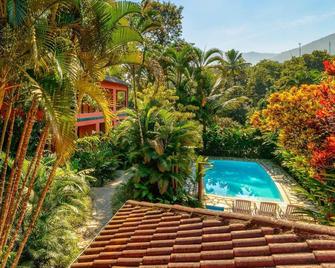 Pousada Ecoilha - Ilhabela - Havuz
