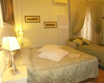 Mondo Antico B&B - Cesena - Slaapkamer