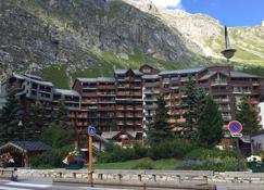 Studio 4 people, facing ski lifts, near shops winter summer - Val-d'Isere - Byggnad