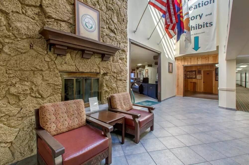 Scenic View Inn - Lake Powell - Page Az - Page - Lobby