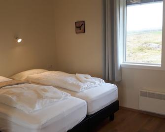 Hjartarstaðir Guesthouse - Eidar - Habitación