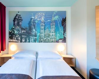 B&B Hotel Nürnberg-City - Nuremberg - Bedroom