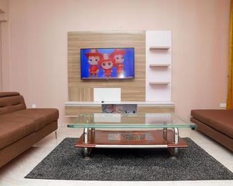 E&T Luxury Apartments - Uyo - Living room