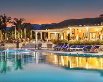 Lantana Resort Hotel & Apartments - Pula - Pool