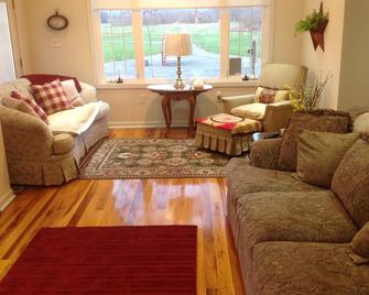 Awesome New Property/ Canal River Retreat - Cumberland - Вітальня