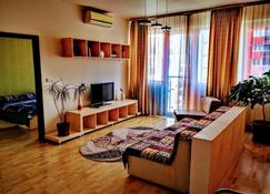 Relaxing & Welcome Apartment Arad - Arad - Wohnzimmer