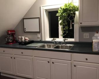 Entire rental unit in Warren, Rhode Island Unit 3 - Warren - Cocina