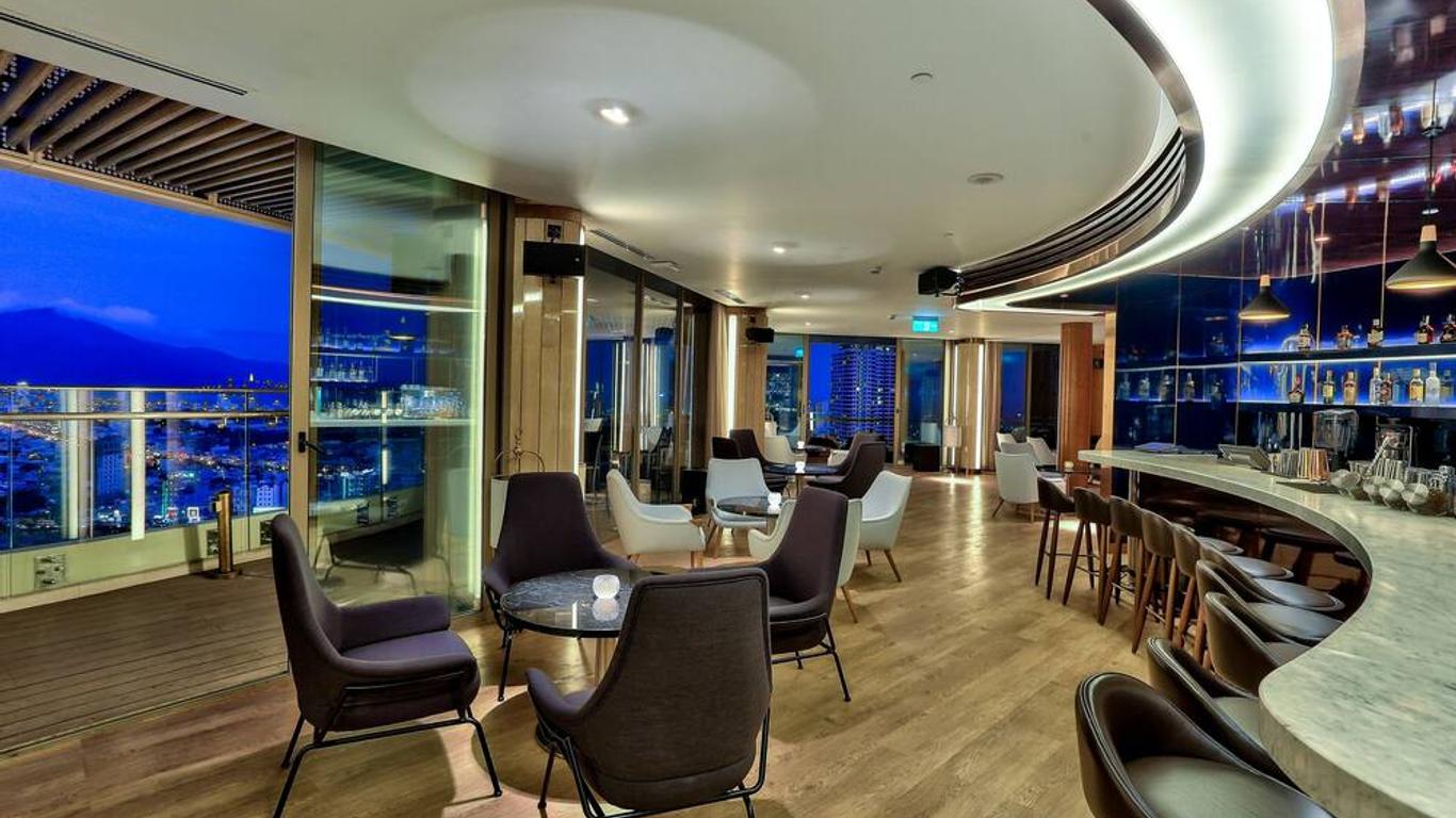 هيلتون دا نانج