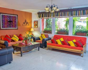 Hotel Casa Rustica By Ahs - Antigua Guatemala - Sala de estar