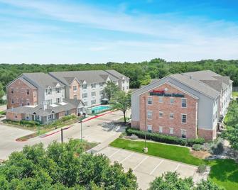TownePlace Suites by Marriott College Station - College Station - Building