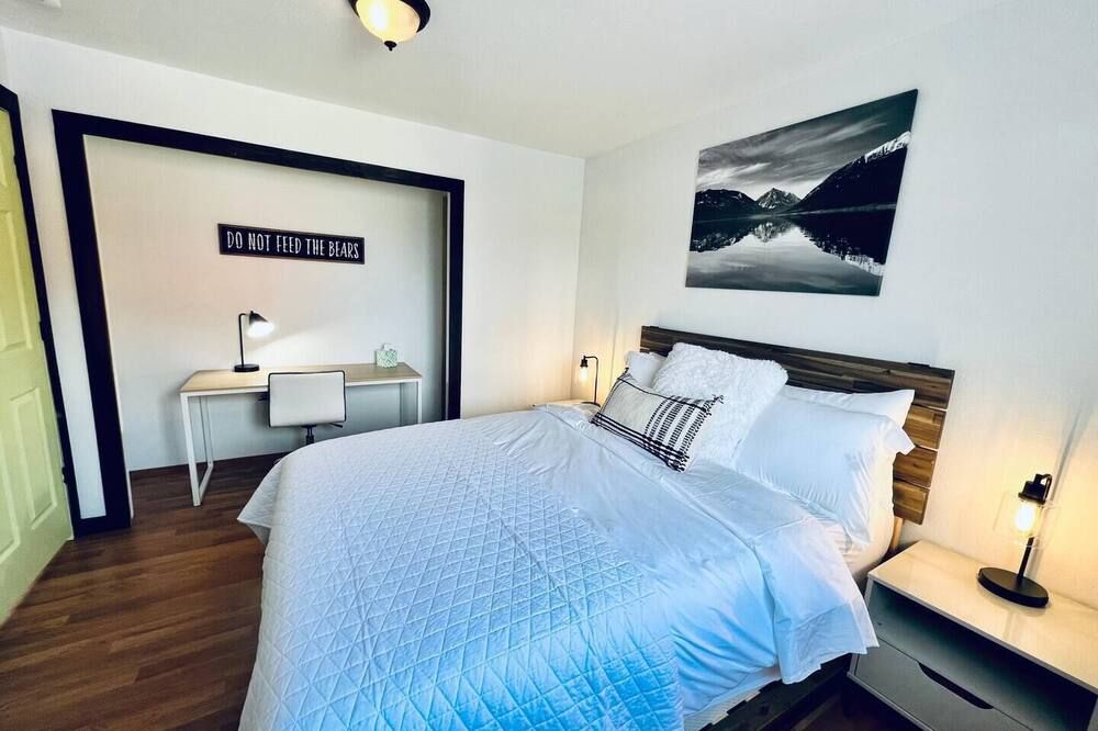 The Mirror Lake Condo is part of Lakes Basin Village - Joseph - Habitación