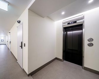 Jeonju J Brown Hotel - Jeonju - Hall