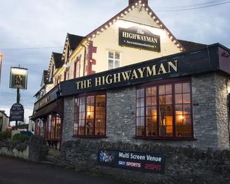 The Highwayman Inn - Simon Browne - Byggnad