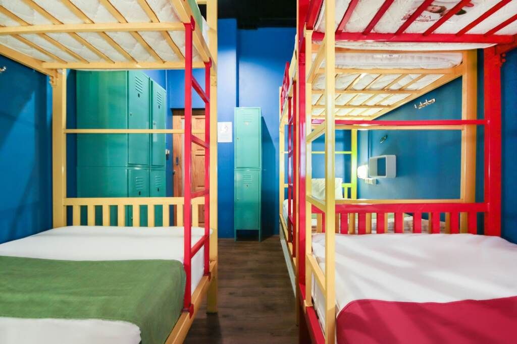 أو واي أو 1074 فين هوستل