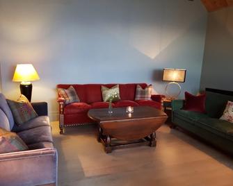 Villa Fjara sleeps 22 in 6 bedrooms - Stange - Living room