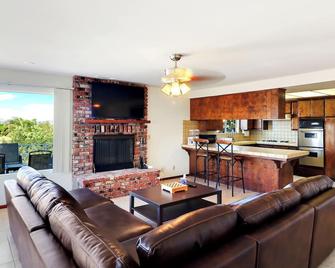 180° Lakeview 5b/3b Gameroom, Boat/Rv Parking Fastwifi, Beautiful Views, Family - Lake Elsinore - Wohnzimmer