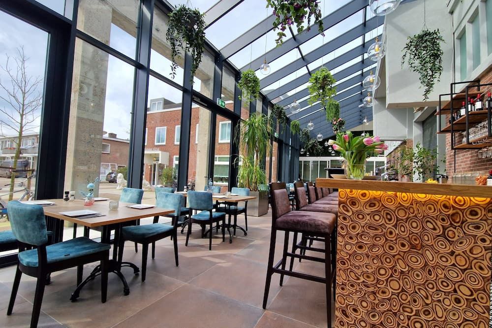 Restaurant view of Chasse Hotel Residency