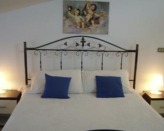 La Dimora dell'Ippocampo - Soverato - Bedroom