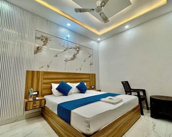 Hotel Krishna Kripa Palace Vrindavan - Vrindavan - Спальня