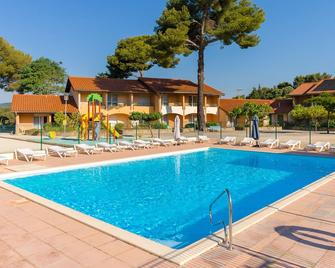 Azureva La Londe Les Maures - La Londe-les-Maures - Piscina