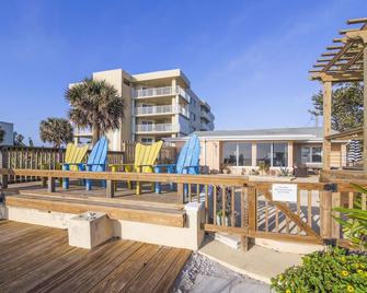 Coco Sands Beachside Cottages - Cocoa Beach - Uteplats