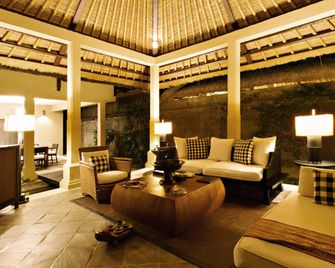 Kayumanis Sanur Private Villa and Spa - Denpasar - Living room