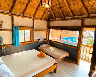 La Facha Hostal Restaurant Surf - Mompiche