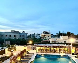 Villa Galentino Suite Room - Trani - Πισίνα