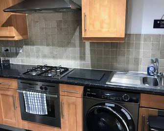 Ground floor flat near beach - Bournemouth - Kitchen