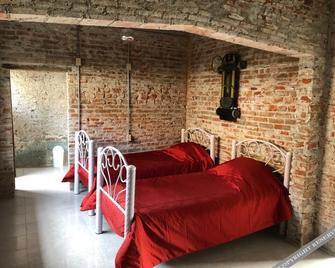 Hostal Casa De Arcos - Puebla de Zaragoza - Habitación