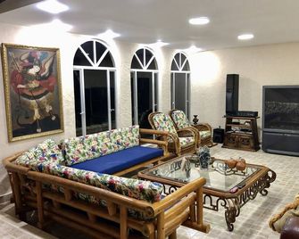Beautiful house immersed in nature - Fusagasuga - Sala de estar