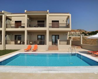 Porto Plaza Hotel - Plati - Pool