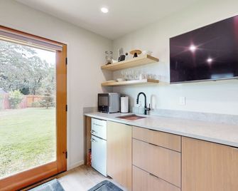 Walk to River: Myrtle Creek Studio Near I-5 - Myrtle Creek - Cocina