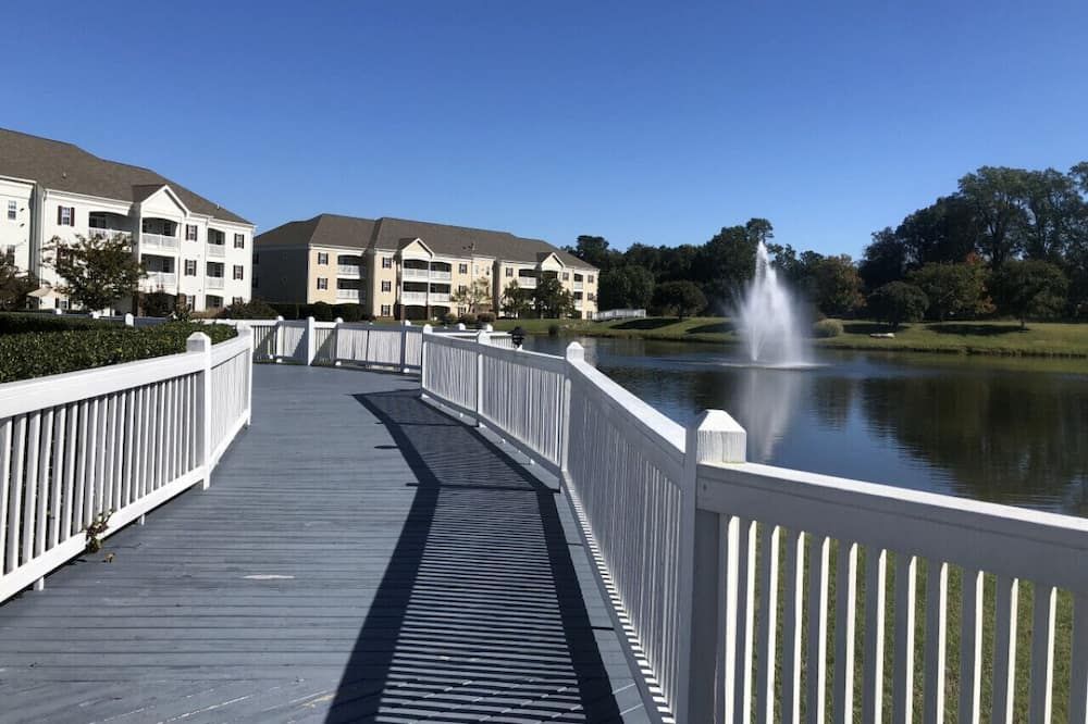 Local Host! 2 BR Governor's Green Resort - Near Busch Gardens + Historic Sites! - וויליאמסברג - מרפסת