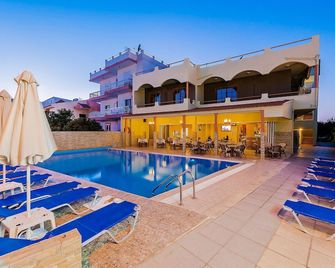 Esmeralda Hotel - Kremastí - Pool