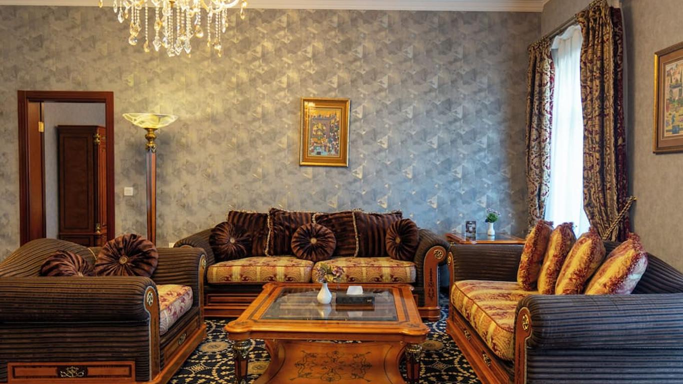 Shah Palace Luxury Museum Hotel