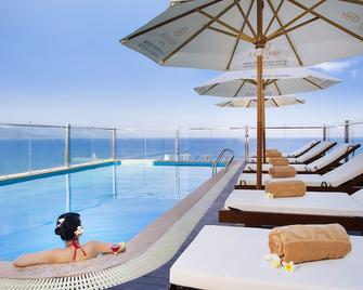 Regalia Nha Trang Hotel - Nha Trang - Piscina