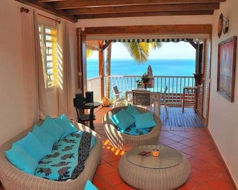 ซาร์ล เลเดน คาราอีบส์ - วิวเมอร์ - Bouillante - ห้องนั่งเล่น