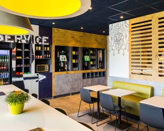 ibis budget Stein Maastricht - Stein - Бар