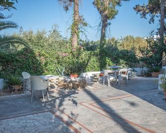 Stefanie Studios - Agia Marina - Binnenhof