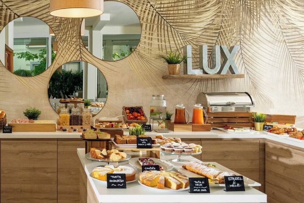 Hotel Lux - גביצ'ה מארה - בופה