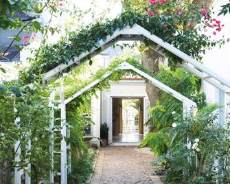 The Last Word Franschhoek - Franschhoek - Building