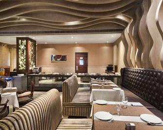 Days Hotel by Wyndham Panipat - Pānīpat - Restaurante