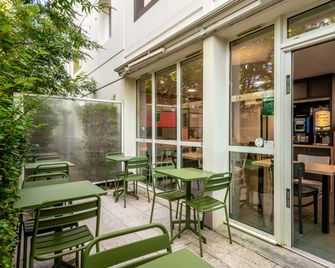 B&B HOTEL Béziers - Villeneuve-lès-Béziers - Innenhof
