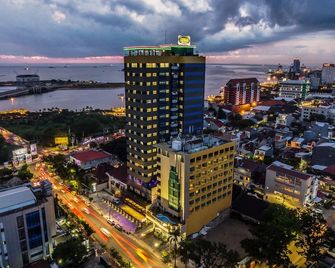 Arthama Hotels Losari Makassar - Makassar - Bygning