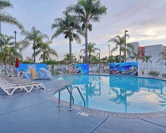 Studio 6 Suites Los Angeles Ca Los Angeles-Lax - Inglewood - Zwembad