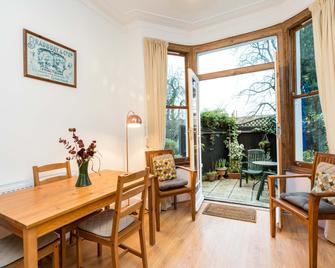 New Stylish 1 Bedroom Flat With Garden | London - Londres - Comedor